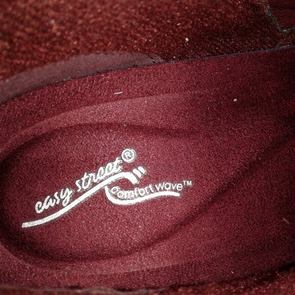 Women's Red Ankle Boot size 6M Faux Leather Easy Street - Picture 10 of 11